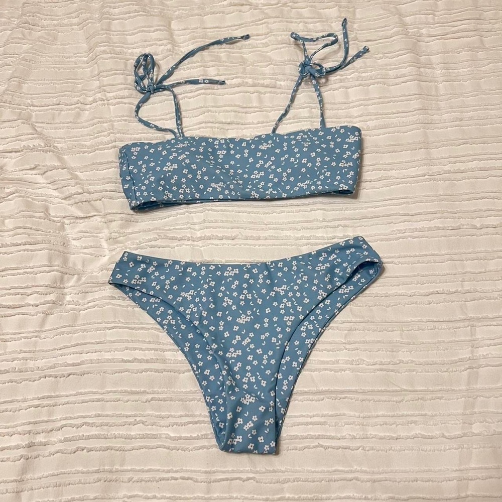 Shein bikini top/bottoms - Picture 1 of 3